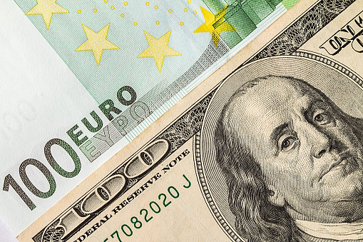 توقف EUR/USD دون 1.1660 والدولار ثابت رغم تمديد وقف إطلاق النار بين أمريكا وإيران توقف EUR/USD دون 1.1660 والدولار ثابت رغم تمديد وقف إطلاق النار بين أمريكا وإيران