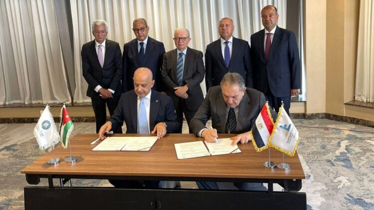 توقيع اتفاق لإطلاق الغرفة الاقتصادية الأردنية المصرية توقيع اتفاق لإطلاق الغرفة الاقتصادية الأردنية المصرية