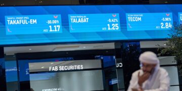 حرب إيران تؤدي لخسائر بقيمة 120 مليار دولار في أسواق دبي وأبوظبي