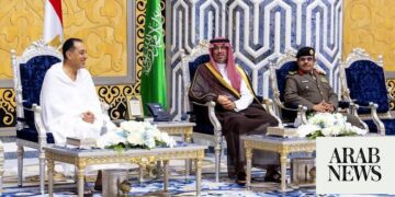 رئيس وزراء مصر يصل السعودية لأداء فريضة الحج
