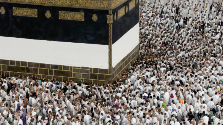 رغم الحرب في الشرق الأوسط، تزايد الحجاج الأجانب إلى مكة رغم الحرب في الشرق الأوسط، تزايد الحجاج الأجانب إلى مكة
