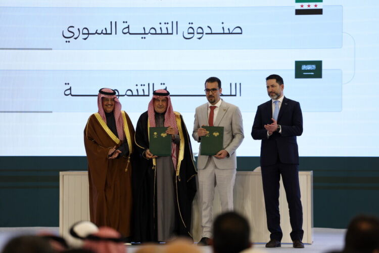 سوريا والسعودية توقعان اتفاقيات استثمارية لدعم الاقتصاد