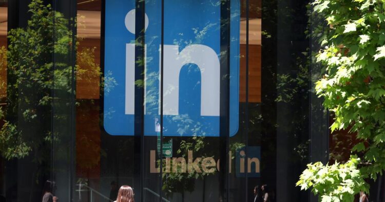 شركات التكنولوجيا LinkedIn وCisco وAmazon تخفض عدد الموظفين شركات التكنولوجيا LinkedIn وCisco وAmazon تخفض عدد الموظفين