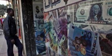 ضغوط الديون تُلقي بظلالها على اقتصاد مصر في عام حاسم