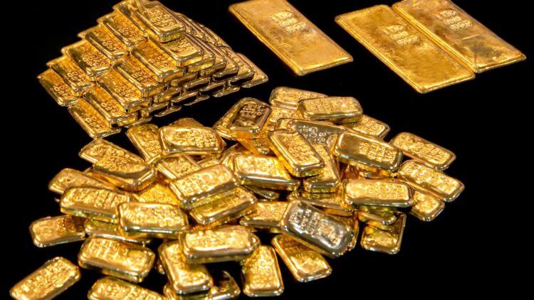 عقود الذهب الآجلة تتراجع مع إصدار البيت الأبيض توضيحاً حول رسوم المعدن عقود الذهب الآجلة تتراجع مع إصدار البيت الأبيض توضيحاً حول رسوم المعدن