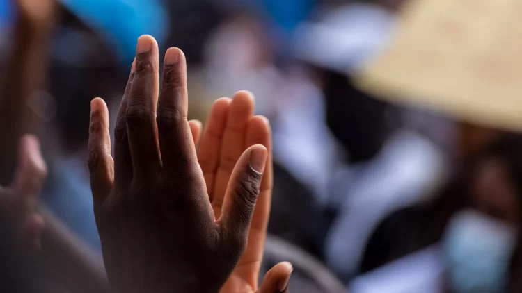 عوامل تأثير نية المستهلك لتبني التكنولوجيا المالية