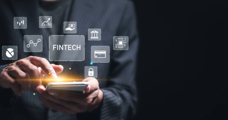 فهم التكنولوجيا المالية: الاستخدامات وتأثيراتها فهم التكنولوجيا المالية: الاستخدامات وتأثيراتها
