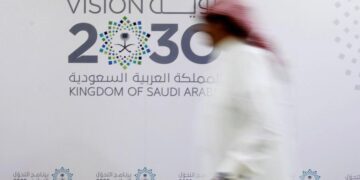 كيف تتكيف السعودية مع تداعيات الحرب بشكل أفضل من غيرها؟