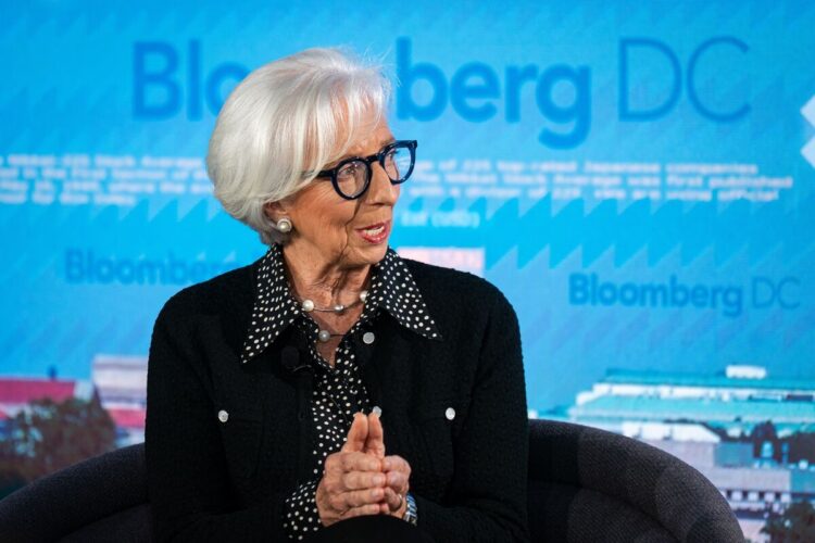 لاجارد: اقتصاد أوروبا انخفض دون مستوى ECB الأساسي لاجارد: اقتصاد أوروبا انخفض دون مستوى ECB الأساسي