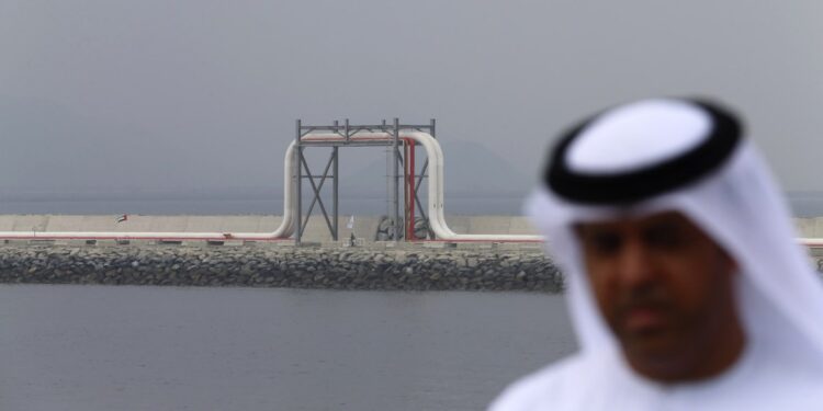 لماذا انسحبت الإمارات من أوبك؟ رأي خبير اقتصادي لماذا انسحبت الإمارات من أوبك؟ رأي خبير اقتصادي