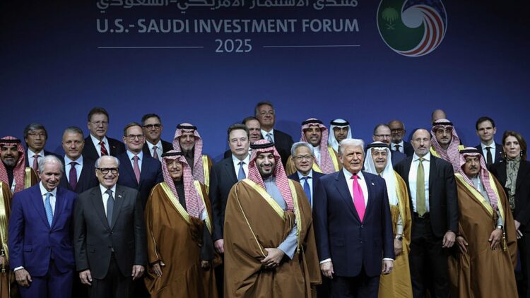 لماذا لا تستطيع أمريكا الانسحاب من اقتصادات الخليج؟ لماذا لا تستطيع أمريكا الانسحاب من اقتصادات الخليج؟