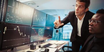 مايكل بوري يحذر من فقاعة ناسداك: هل بيتكوين ملاذ آمن؟
