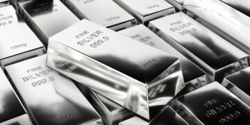 متداولو العملات المشفرة يزدادون في الفضة قبل تراجع 15%
