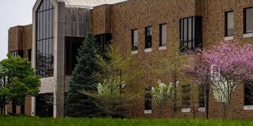 مركز أبحاث الأعمال بجامعة IU East يتطور ويحقق إنجازات