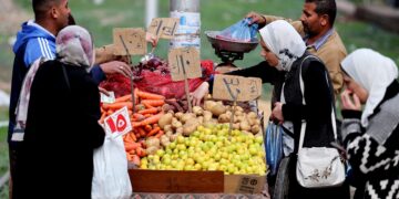 مصر تتوقع نمواً في الناتج المحلي 5.2% لعام 2025-2026