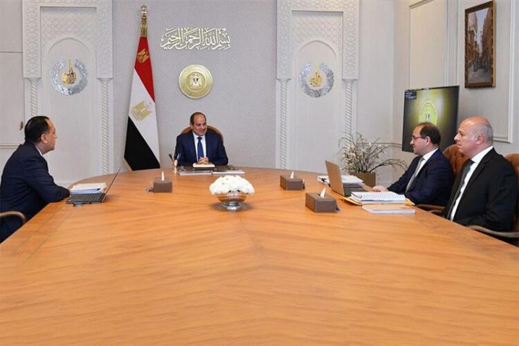 مصر تستهدف نمواً 5.4% وفائضاً أولياً 1.2 تريليون جنيه في 2026/27