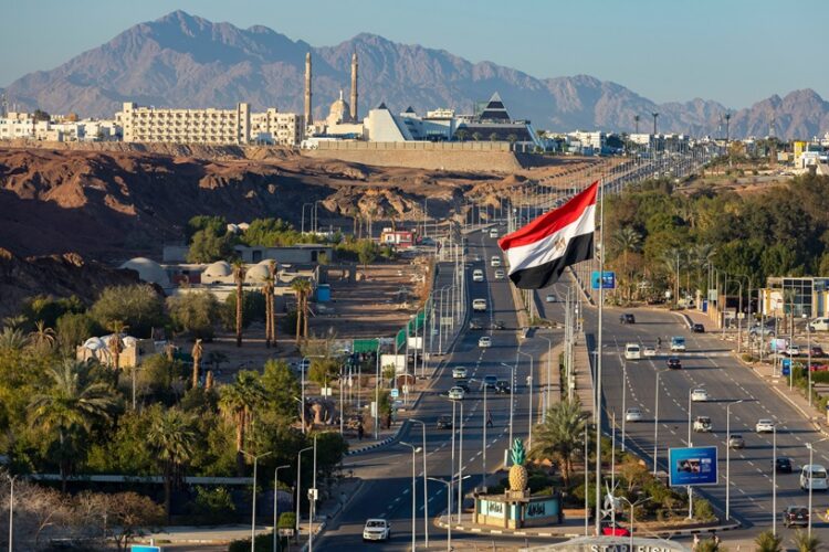 مصر: توقعات اقتصادية إيجابية على المدى القصير مصر: توقعات اقتصادية إيجابية على المدى القصير