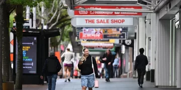 نيوزيلندا تخفض توقعات النمو بسبب تأثيرات حرب إيران