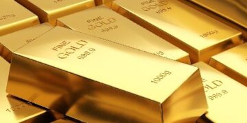 هبوط الذهب إلى أقل من 4,500 دولار مع توقعات رفع الفائدة العالمية