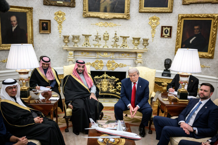 هل تعيد قطر والسعودية تقييم اعتمادهما على الولايات المتحدة؟