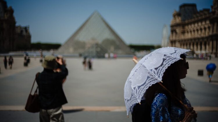 فرنسا تسجل انقطاع كهرباء لـ68 ألف منزل بسبب موجة حر أوروبية قياسية