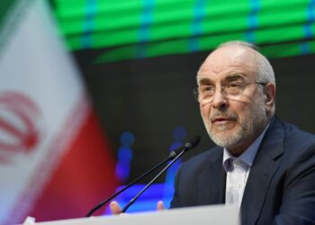رئيس البرلمان الإيراني ينفي استخدام أصول إيران المجمدة لشراء المنتجات الزراعية الأمريكية
