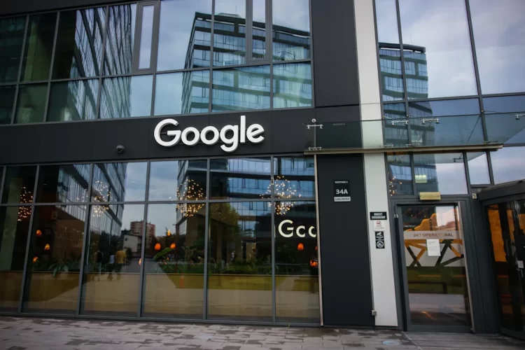 Alphabet تنضم إلى داو جونز 29 يونيو والأسهم ترتفع أقل من 1% بعد الإغلاق