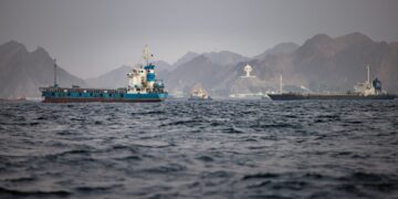 Brent crude ينخفض 2.03% إلى 73.73 دولاراً مع تراجع أسعار النفط عالميًا