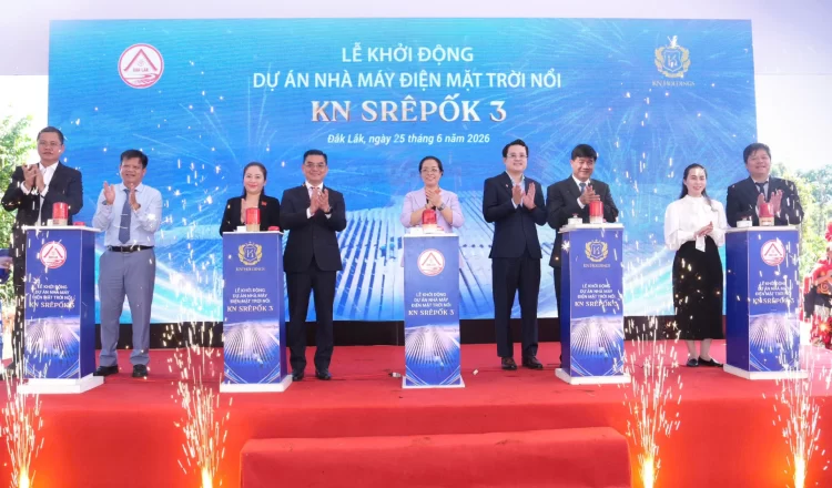 KN Holdings تطلق محطة شمسية عائمة بقدرة 304 ميغاواط في داك لاك
