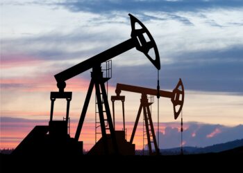 أسعار النفط ترتفع 2% وBrent يصل إلى 75.26 دولار والWTI إلى 71.92 دولار للبرميل