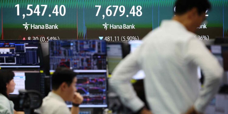 أسهم كوريا الجنوبية تنخفض 8% بفعل مخاوف رفع أسعار الفائدة الأميركية أسهم كوريا الجنوبية تنخفض 8% بفعل مخاوف رفع أسعار الفائدة الأميركية