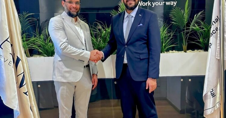 أسواق للتطوير توقع تعاون مع IWG لافتتاح مركز Regus بمول سولاريا الشروق أسواق للتطوير توقع تعاون مع IWG لافتتاح مركز Regus بمول سولاريا الشروق