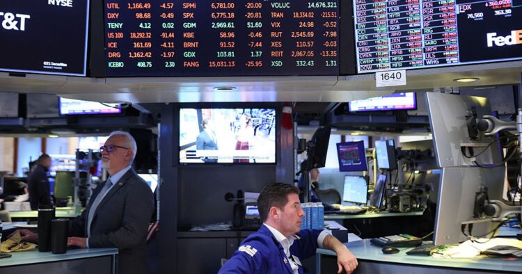 أعلى الرؤساء التنفيذيين يستعدون لانخفاض يؤكدون تدهور الاقتصاد الأمريكي خلال 6 أشهر أهم الرؤساء التنفيذيين يستعدون لتراجع الاقتصاد الأمريكي خلال 6 أشهر المقبلة