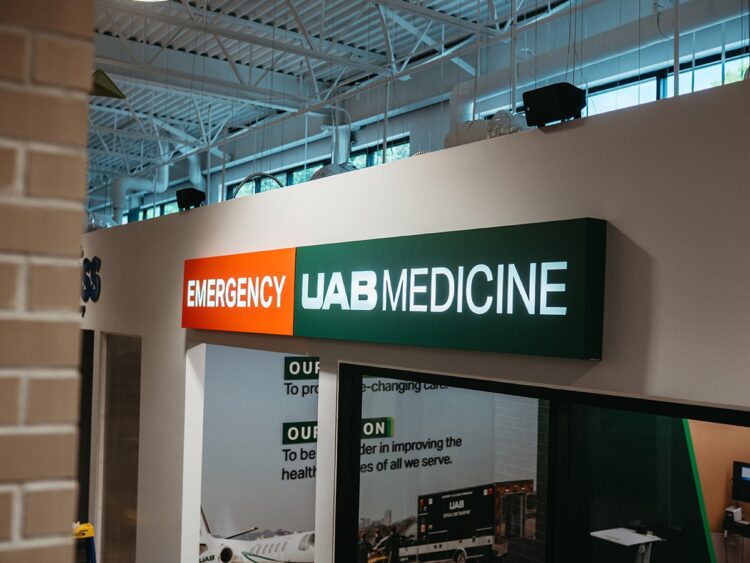 إطلاق فصل دراسي مبتكر للطوارئ بالتعاون مع UAB Medicine إطلاق فصل دراسي مبتكر للطوارئ بالتعاون مع UAB Medicine