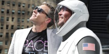 إغلاق مؤشر ناسداك مع أول طرح عام لـ SpaceX بقيمة 85.7 مليار دولار