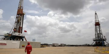 إنتاج النفط الفنزويلي مستقر عند 1.2 مليون برميل يومياً رغم الزلازل