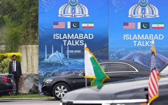 إيران توقف المفاوضات مع أمريكا وتدعو لإغلاق مضيق هرمز إيران توقف المفاوضات مع أمريكا وتدعو لإغلاق مضيق هرمز