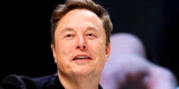 إيلون ماسك أول تريليونير في العالم بفضل طرح SpaceX للاكتتاب