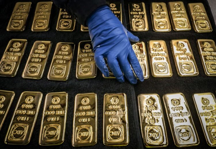 ارتفاع الذهب وسط أنباء اتفاق أمريكي إيراني وتوقعات منخفضة للفائدة ارتفاع الذهب وسط أنباء اتفاق أمريكي إيراني وتوقعات منخفضة للفائدة