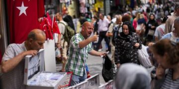 ارتفاع تضخم تركيا إلى 32.6% في مايو بسبب الحرب