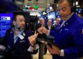 ارتفاع توقعات S&P 500 إلى 7800 مع تفاؤل على وول ستريت وسط تباينات يوليو