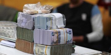 ارتفاع سعر صرف الدولار في بغداد واستقرار في أربيل