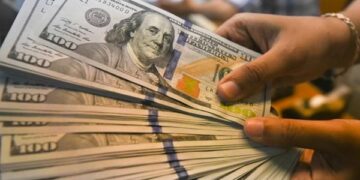 ارتفاع طفيف بسعر الدولار أمام الدينار العراقي في بغداد وأربيل