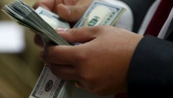 استقرار الدولار أمام الجنيه المصري عند 49.50 جنيه اليوم