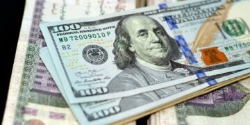 استقرار سعر الدولار أمام الجنيه في مصر عند متوسط 49.85 جنيه السبت
