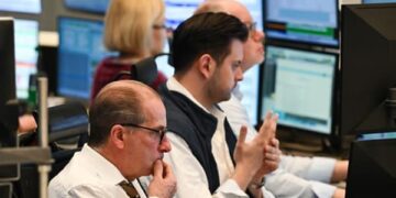 الاقتصاد الأميركي يواجه ضغوط تضخم مستمرة مع تثبيت الفيدرالي للفائدة عند 3.5%–3.75%