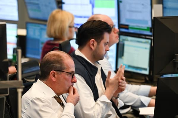 الاقتصاد الأميركي يواجه ضغوط تضخم مستمرة مع تثبيت الفيدرالي للفائدة عند 3.5%–3.75%