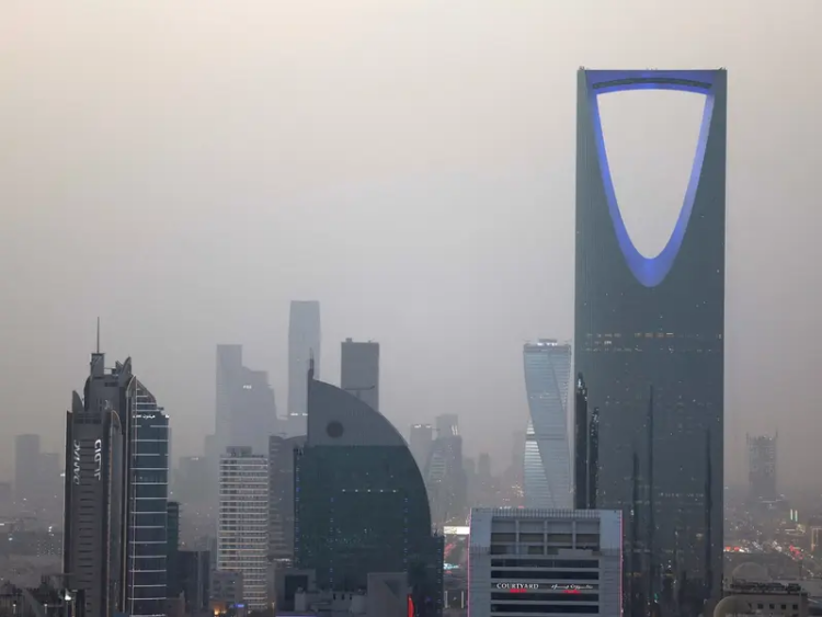 الاقتصاد السعودي يظهر قوة رغم تراجع النمو نتيجة الحرب الاقتصاد السعودي يظهر قوة رغم تراجع النمو نتيجة الحرب