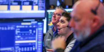 البورصات تتراجع مع مخاوف ارتفاع أسعار الفائدة في القطاع التكنولوجي
