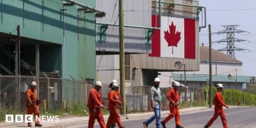 البيت الأبيض يفرض تعريفات جمركية على الصلب والسيارات رغم اتفاق USMCA